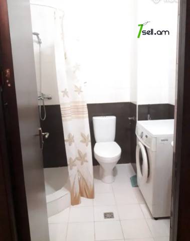 2 սենյականոց բնակարան նորակառույց շենքում Նիկողայոս Ադոնցի փողոցում, 46 ք.մ., բարձր առաստաղներ