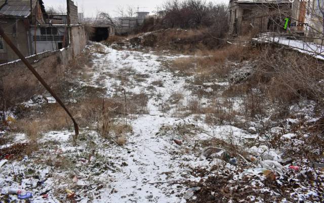 Հողատարածք բնակելի շինությունների համար Հովսեփ Էմինի փողոցում Արաբկիրում, 800 քմ