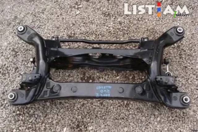 Toyota RAV 4 հետևի տռավերս подрамник