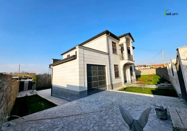 Երկու հարկանի քարե տուն, Գ-1 թաղամաս Աջափնյակում, 1080 ք.մ., 3+ սանհանգույց, կապիտալ վերանորոգված