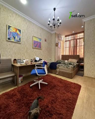 4 սենյականոց բնակարան Աղայան փողոցում, 125 ք.մ., 2 սանհանգույց, բարձր առաստաղներ, 2/5 հարկ