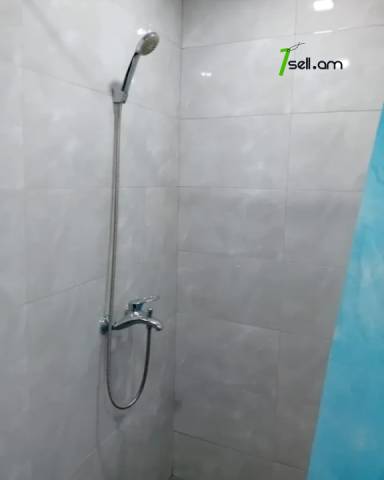 Երկու հարկանի քարե տուն Լենինգրադյան փողոցում Աջափնյակում, 280 քմ, 3+ սանհանգույց