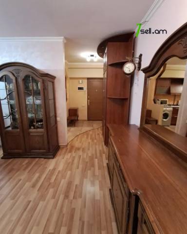 3 սենյականոց բնակարան Թումանյան փողոցում, 90 ք.մ., նախավերջին հարկ, կապիտալ վերանորոգված