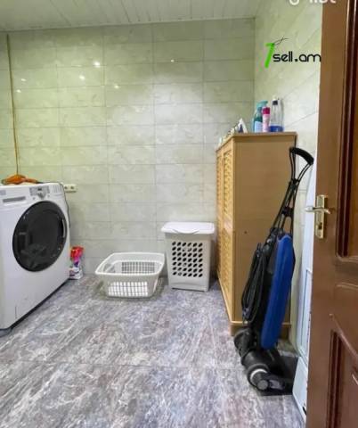 4 սենյականոց բնակարան նորակառույց շենքում Անտառային փողոցում, 125 ք.մ., 2 սանհանգույց