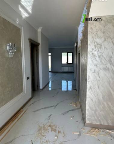 Երկու հարկանի տուն Մելքումով փողոցում Դավթաշենում, 190 քմ, 2 սանհանգույց