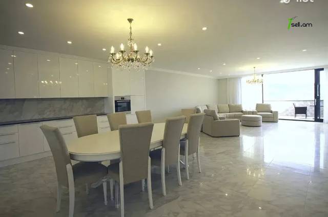 Ընդարձակ 4 սենյականոց բնակարան նորակառույց շենքում Վարդանանց փողոցում, 206 քմ, 20/23 հարկ