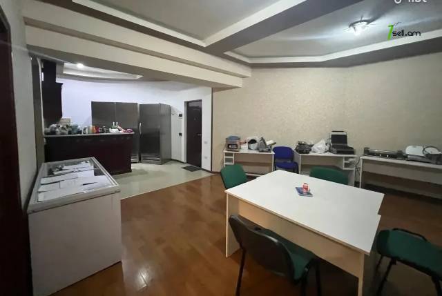 4 սենյականոց բնակարան նորակառույց շենքում Աբովյան փողոցում, 85 ք.մ., նախավերջին հարկ