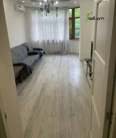 Ընդարձակ 1 սենյականոց բնակարան նորակառույց շենքում Վահրամ Փափազյան փողոցում, 72 քմ, 5/15 հարկ