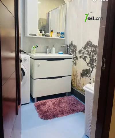 3 սենյականոց բնակարան նորակառույց շենքում Ծարավ աղբյուրի փողոցում, 96 ք.մ., բարձր առաստաղներ