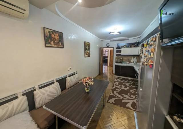 4 սենյականոց բնակարան Պուշկինի փողոցում, 110 քմ, 3/9 հարկ, 2 սանհանգույց, կապիտալ վերանորոգված