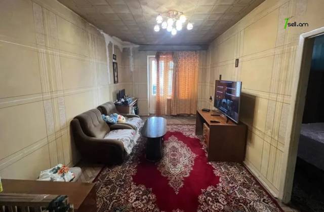 3 սենյականոց բնակարան, Թբիլիսյան խճուղի, 72 քմ, մասնակի վերանորոգում, քարե շենք