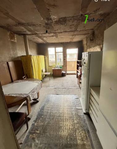 4 սենյականոց բնակարան Դրոյի փողոցում, 125 ք.մ., նախավերջին հարկ, քարե շենք