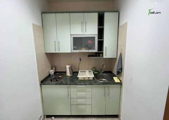 Բազմաֆունկցիոնալ գույք Պարոնյան փողոցում կենտրոնում, 95 քմ