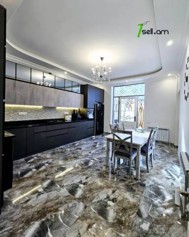 Երկու հարկանի քարե տուն Գարեգին Հովսեփյանի փողոցում Նորք Մարաշում, 950 քմ, 3+ սանհանգույց