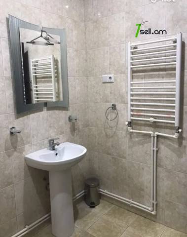 3 սենյականոց բնակարան նորակառույց շենքում Ծարավ աղբյուրի փողոցում, 95 ք.մ., 1/14 հարկ