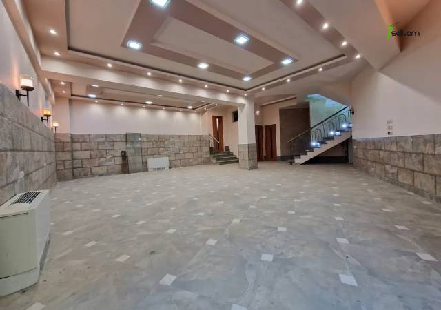 Երեք հարկանի քարե տուն Բաբայան փողոցում Քանաքեռ Զեյթունում, 970 ք.մ., 3+ սանհանգույց