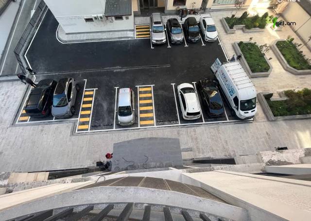 3 սենյականոց բնակարան Փավստոս Բուզանդի փողոցում, 105 ք.մ., 4/15 հարկ, 2 սանհանգույց