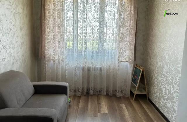 3 սենյականոց բնակարան Մոլդովական փողոցում, 82 ք.մ., 3/5 հարկ, կապիտալ վերանորոգված, քարե շենք