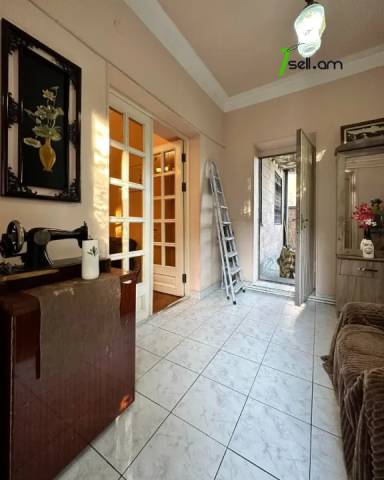 3 սենյականոց բնակարան Ազատության պողոտայում, 125 քմ, 1/5 հարկ, կապիտալ վերանորոգված, քարե շենք