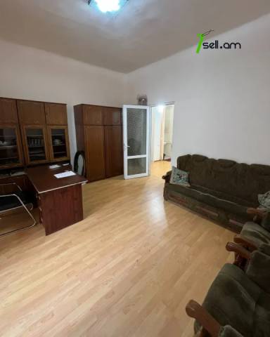 Գրասենյակային տարածք Ղազար Փարպեցու փողոցում կենտրոնում, 63 քմ