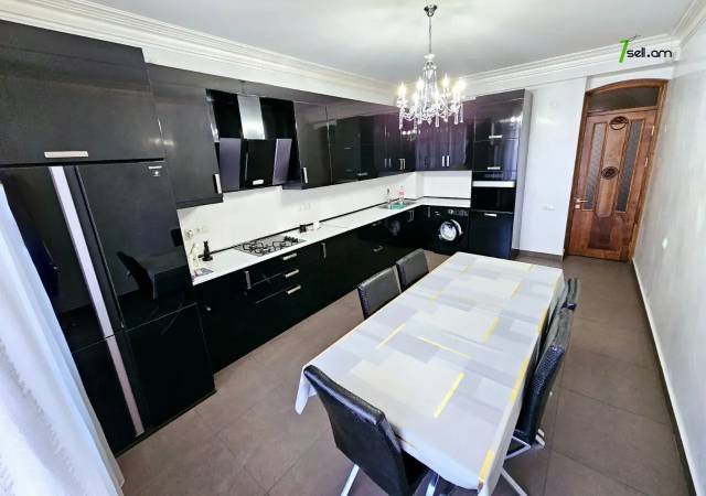 Երեք հարկանի քարե տուն, Նոյ թաղամաս Մալաթիա Սեբաստիայում, 420 ք.մ., 3+ սանհանգույց