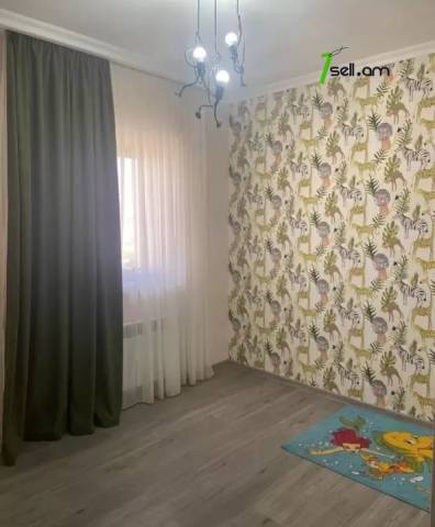 Երկու հարկանի տուն Արաբկիրում, 500 ք.մ., 2 սանհանգույց, դիզայներական ոճով վերանորոգված