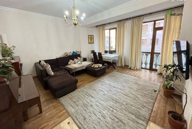 3 սենյականոց բնակարան նորակառույց շենքում Ադոնցի փողոցում, 83 ք.մ., 2/8 հարկ, 2 սանհանգույց