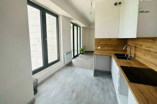 3 սենյականոց բնակարան նորակառույց շենքում Աղբյուր Սերոբի փողոցում, 90 քմ, 4/9 հարկ, 2 սանհանգույց