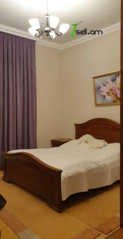 Երկու հարկանի քարե տուն Գաջեգործների փողոցում Էրեբունիում, 120 քմ, կապիտալ վերանորոգված