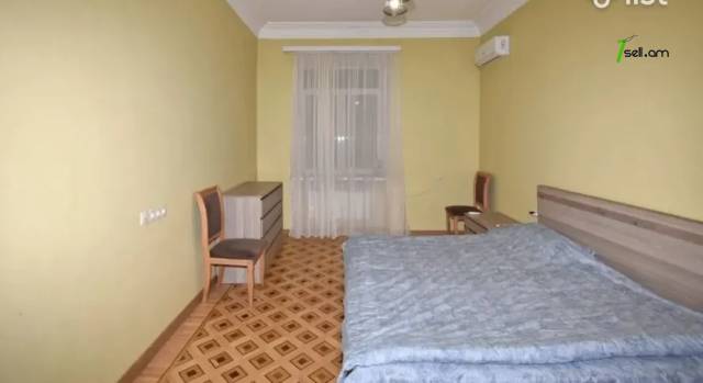 4 սենյականոց բնակարան Մոսկովյան փողոցում, 91 ք.մ., բարձր առաստաղներ, 2/5 հարկ, կապիտալ վերանորոգված