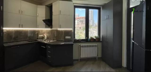 4 սենյականոց բնակարան նորակառույց շենքում Վերին Անտառային փողոցում, 100 ք.մ., նախավերջին հարկ