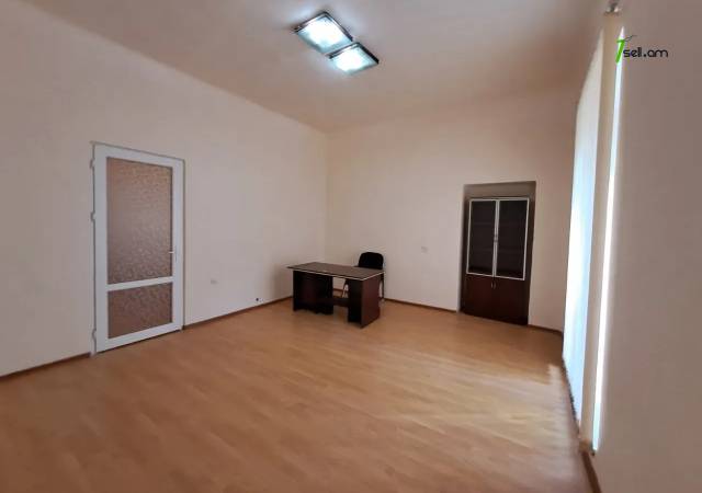 Գրասենյակային տարածք Ղազար Փարպեցու փողոցում կենտրոնում, 63 քմ