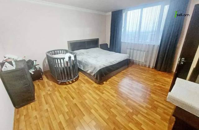 3 սենյականոց բնակարան Արշակունյաց պողոտայում, 83 քմ, 4/12 հարկ, կապիտալ վերանորոգված