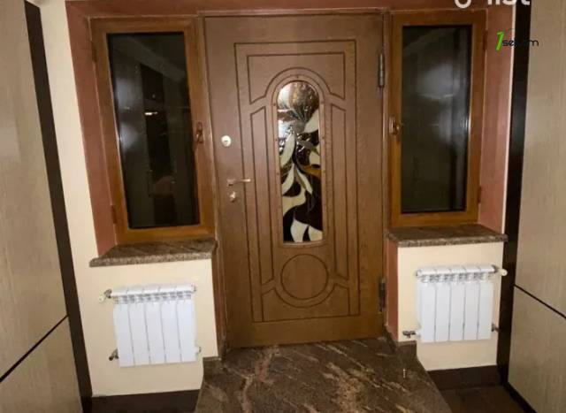 2 սենյականոց բնակարան Գրիբոյեդով փողոցում, 61 ք.մ., 1/5 հարկ, եվրովերանորոգված, քարե շենք
