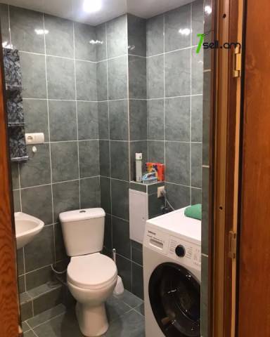 2 սենյականոց բնակարան Սարյանի փողոցում, 50 ք.մ., 2/5 հարկ, կապիտալ վերանորոգված, քարե շենք