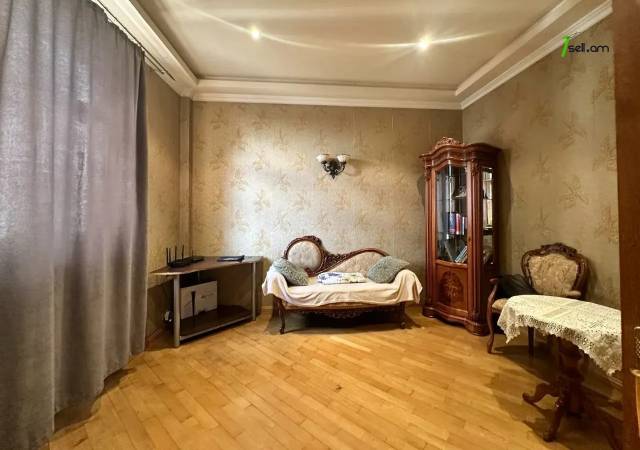 5 սենյականոց բնակարան Մհեր Մկրտչյան փողոցում, 210 քմ, նախավերջին հարկ, 2 սանհանգույց