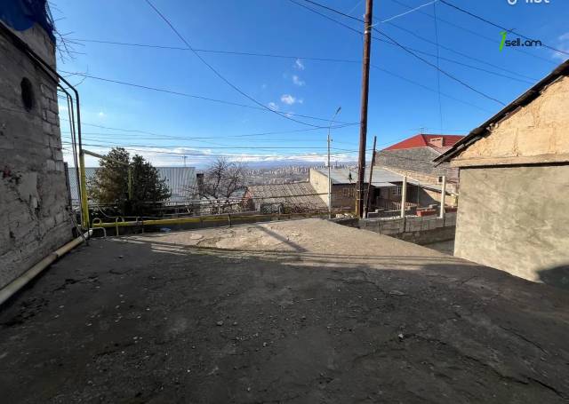 Մեկ հարկանի քարե տուն Բուժաշխատողների փողոցում Նորք Մարաշում, 96 քմ, կապիտալ վերանորոգված