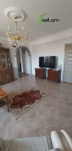 4 սենյականոց բնակարան Կոմիտասի պողոտայում, 84 քմ, 6/9 հարկ, 2 սանհանգույց, կապիտալ վերանորոգված