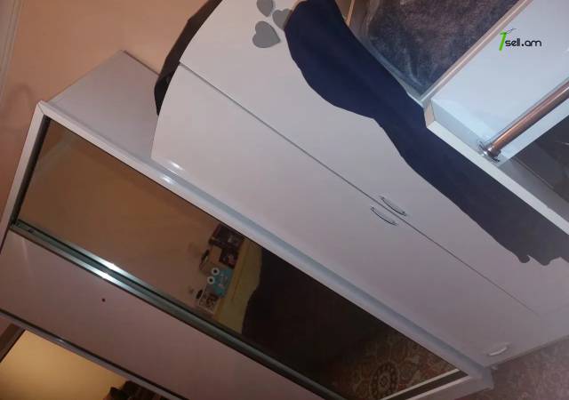 2 սենյականոց բնակարան Լվովյան փողոցում, 53 ք.մ., 2/5 հարկ, կոսմետիկ վերանորոգում, քարե շենք