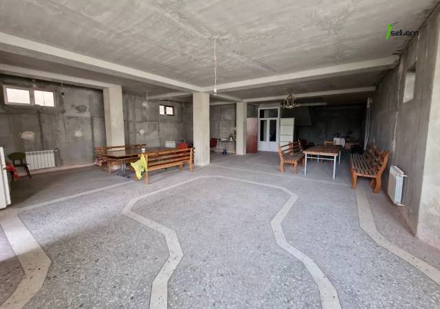 Երեք հարկանի քարե տուն, Նոյ թաղամաս Աջափնյակում, 600 ք.մ., 3+ սանհանգույց, եվրովերանորոգված