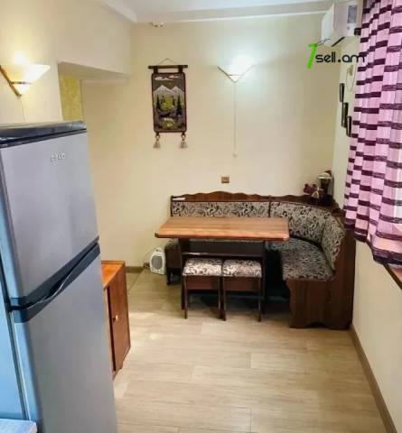 1 սենյականոց բնակարան Կոմիտասի պողոտայում, 45 ք.մ., նախավերջին հարկ, մասնակի վերանորոգում, քարե շենք
