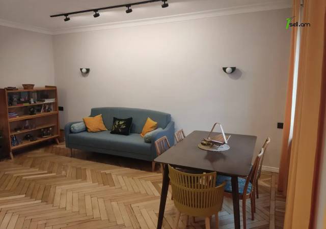 2 սենյականոց բնակարան Արամ Խաչատրյանի փողոցում, 56 ք.մ., նախավերջին հարկ, եվրովերանորոգված