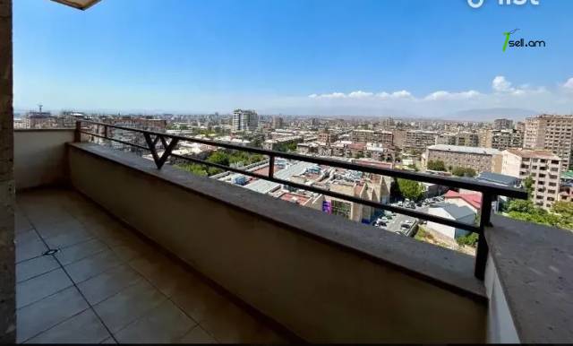 3 սենյականոց բնակարան նորակառույց շենքում Մարո Մարգարյան փողոցում, 95 ք.մ., բարձր առաստաղներ