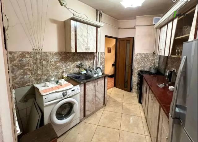 3 սենյականոց բնակարան նորակառույց շենքում Լենինգրադյան փողոցում, 85 ք.մ., եվրովերանորոգված