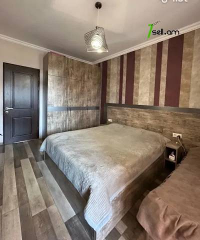 4 սենյականոց բնակարան Եզնիկ Կողբացու փողոցում, 105 քմ, կապիտալ վերանորոգված