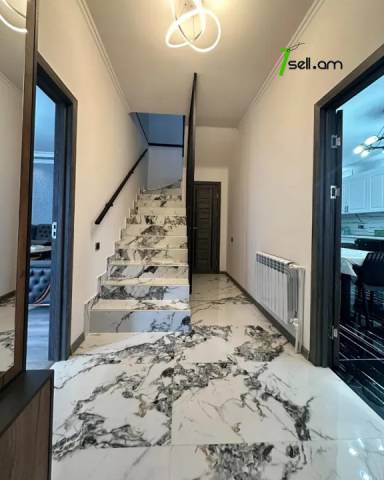 Երկու հարկանի քարե տուն 21-րդ փողոցում Զովունիում, 220 ք.մ., 2 սանհանգույց, կապիտալ վերանորոգված