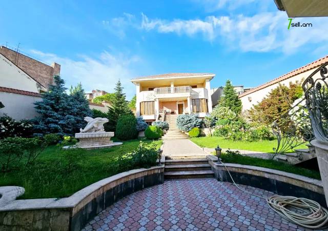 Երեք հարկանի քարե տուն Քեռու փողոցում Արաբկիրում, 1600 ք.մ., 3+ սանհանգույց, կապիտալ վերանորոգված