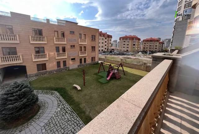 4 սենյականոց բնակարան նորակառույց շենքում Վերին Անտառային փողոցում, 150 ք.մ., 2 սանհանգույց