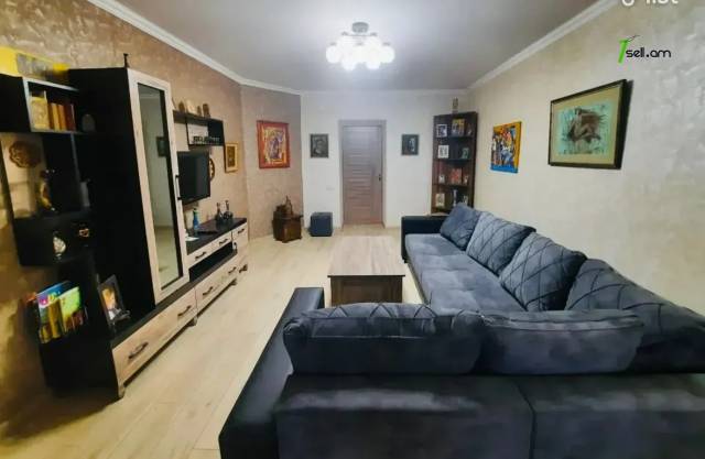 4 սենյականոց բնակարան Լվովյան փողոցում, 78 ք.մ., 3/5 հարկ, կապիտալ վերանորոգված, քարե շենք