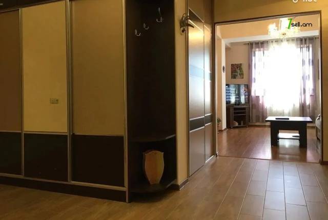 2 սենյականոց բնակարան նորակառույց շենքում Պարույր Սևակի փողոցում, 71 ք.մ., բարձր առաստաղներ